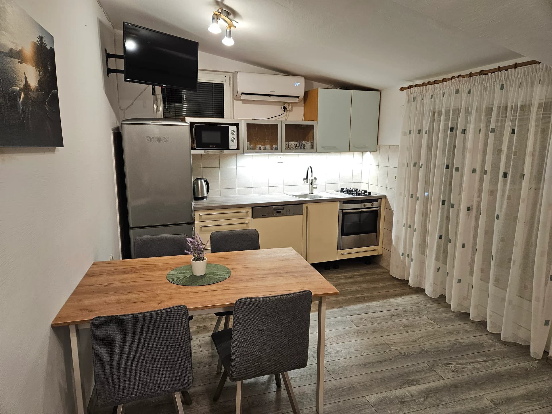 Apartment 3 [2+2] - View 2